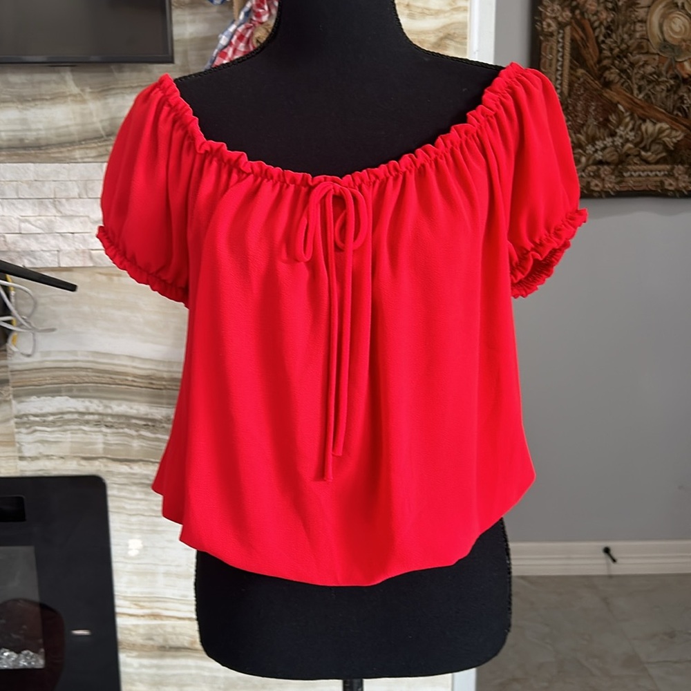 A’Gaci Red Peasant Sleeve Top. Size L (442)